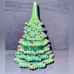 Vintage 1977 Ceramic Christmas Tree Lighter w Stacking Ashtrays